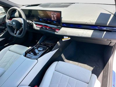 2027 BMW 5 Series — photo 22 view