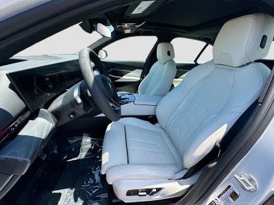 2027 BMW 5 Series — photo 15 view
