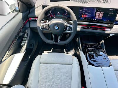 2027 BMW 5 Series — photo 16 view
