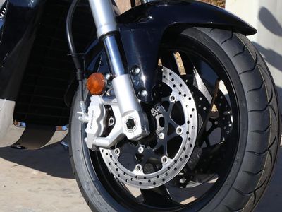 2025 Suzuki Boulevard M109R - Photo 12