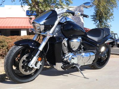 2025 Suzuki Boulevard M109R - Photo 3