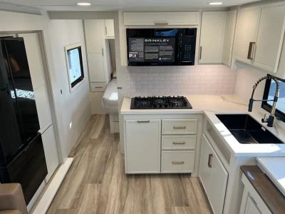 2026 Brinkley RV MODEL IX — photo 9 view