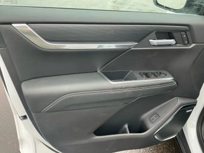 2026 GMC Acadia — photo 32 view
