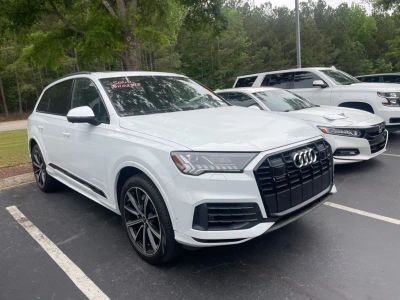 2023 Audi Q7 — side profile view
