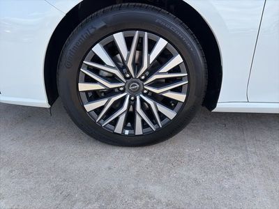 2025 Nissan Altima - Photo 8
