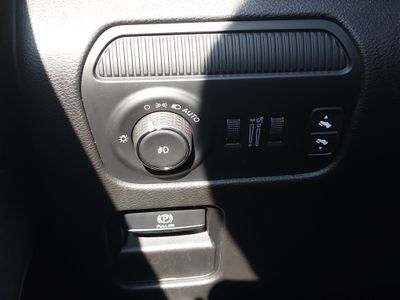 2022 Jeep Wagoneer - Photo 22
