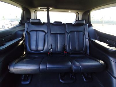 2022 Jeep Wagoneer - Photo 19