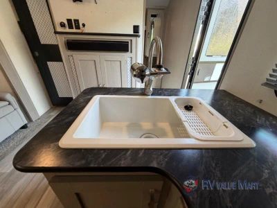 2021 Prime Time RV Tracer — photo 18 view