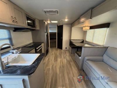 2021 Prime Time RV Tracer — photo 11 view