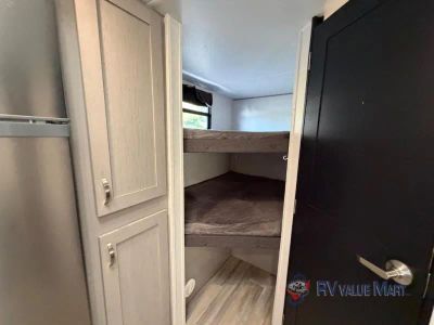 2021 Prime Time RV Tracer — photo 15 view