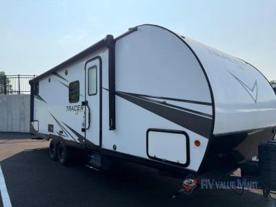 2021 Prime Time RV Tracer — front three-quarter view