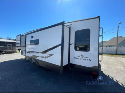 2025 Coachmen Chaparral Lite - Photo 5