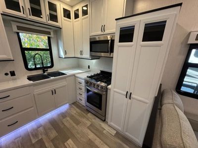 2023 Forest River Cedar Creek — photo 16 view