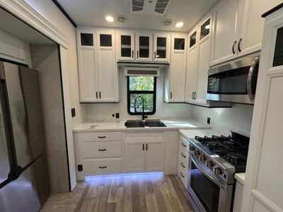 2023 Forest River Cedar Creek — photo 15 view
