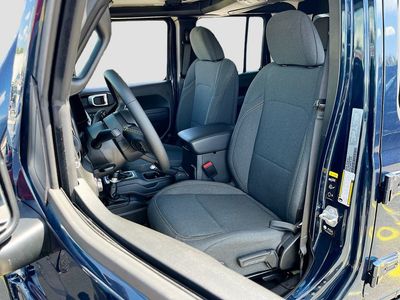 2025 Jeep Gladiator - Photo 21