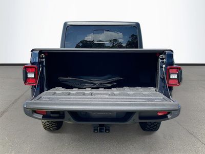 2025 Jeep Gladiator - Photo 25