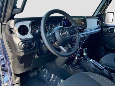 2025 Jeep Gladiator - Photo 9