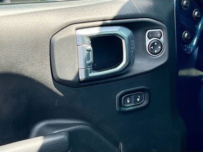 2025 Jeep Gladiator - Photo 18