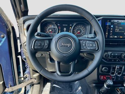 2025 Jeep Gladiator - Photo 11