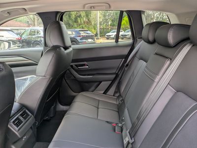 2026 Mazda CX-50 - Photo 13