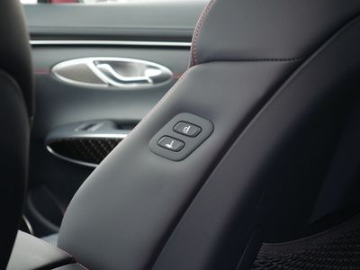 2025 Genesis GV70 - Photo 9