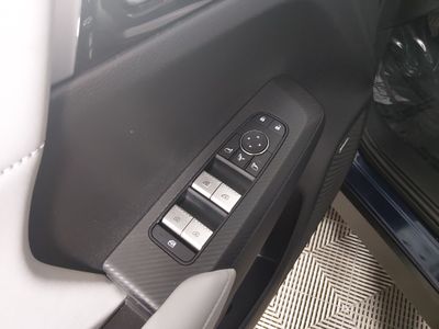 2025 Mitsubishi Outlander - Photo 22
