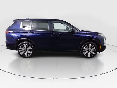2025 Mitsubishi Outlander - Photo 8