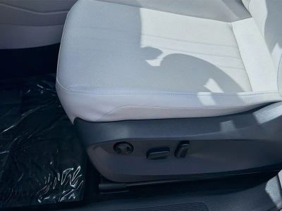 2023 Volkswagen Tiguan — photo 15 view