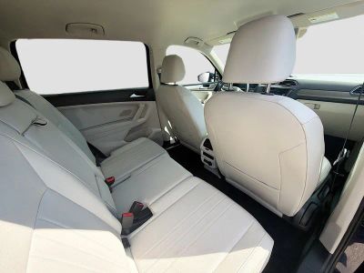 2023 Volkswagen Tiguan — photo 26 view