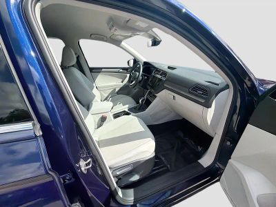 2023 Volkswagen Tiguan — photo 28 view