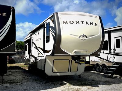 2017 Keystone Montana - Photo 1