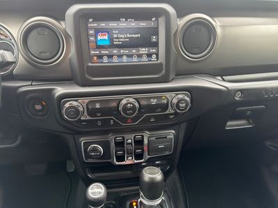 2022 Jeep Wrangler - Photo 6