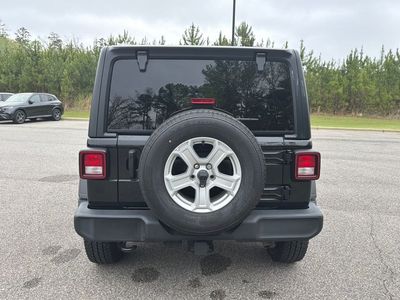2022 Jeep Wrangler - Photo 10