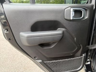 2022 Jeep Wrangler - Photo 27
