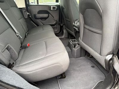 2022 Jeep Wrangler - Photo 31