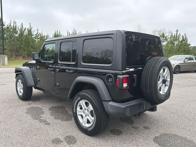 2022 Jeep Wrangler - Photo 9