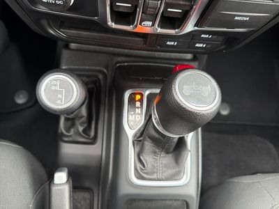 2022 Jeep Wrangler - Photo 24