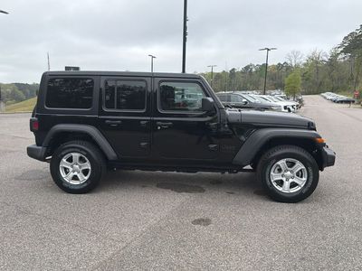 2022 Jeep Wrangler - Photo 12