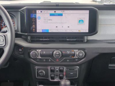 2026 Jeep Wrangler — photo 18 view