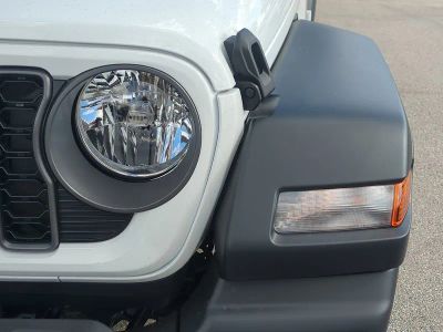 2026 Jeep Wrangler — photo 10 view