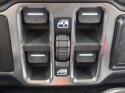 2026 Jeep Wrangler — photo 25 view