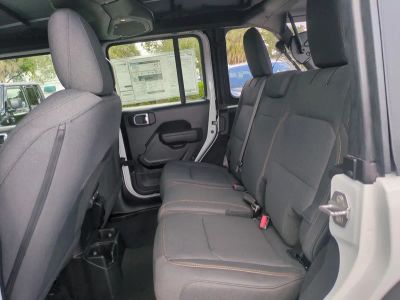 2026 Jeep Wrangler — photo 14 view