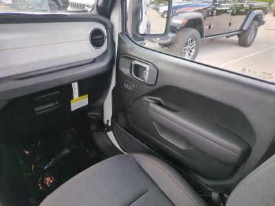 2026 Jeep Wrangler — photo 17 view