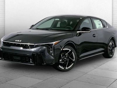 2026 Kia K4 — side profile view