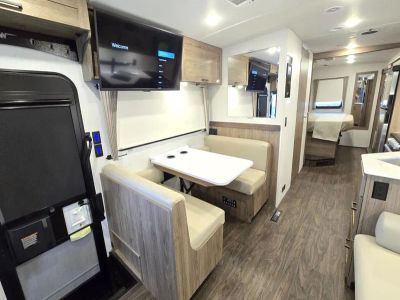 2026 Winnebago VISTA - Photo 13