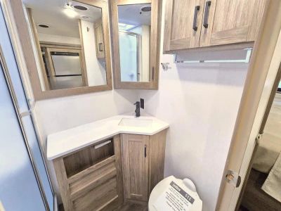 2026 Winnebago VISTA - Photo 17