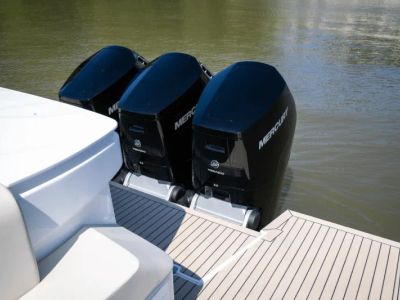2025 Cruisers Yachts 50 GLS - Photo 12