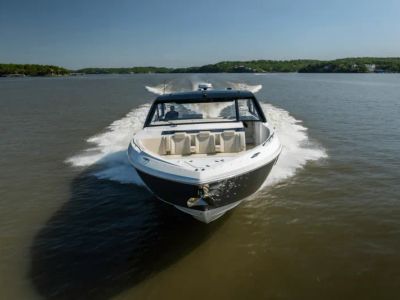 2025 Cruisers Yachts 50 GLS - Photo 3