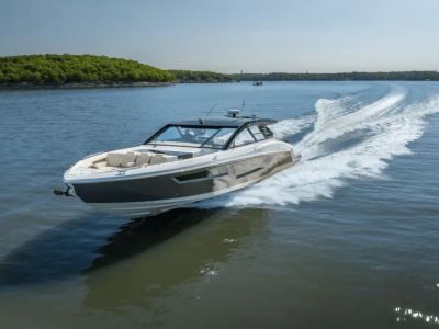 2025 Cruisers Yachts 50 GLS - Photo 2