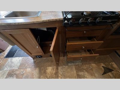 2016 Forest River RV Coachmen Leprechaun — photo 31 view